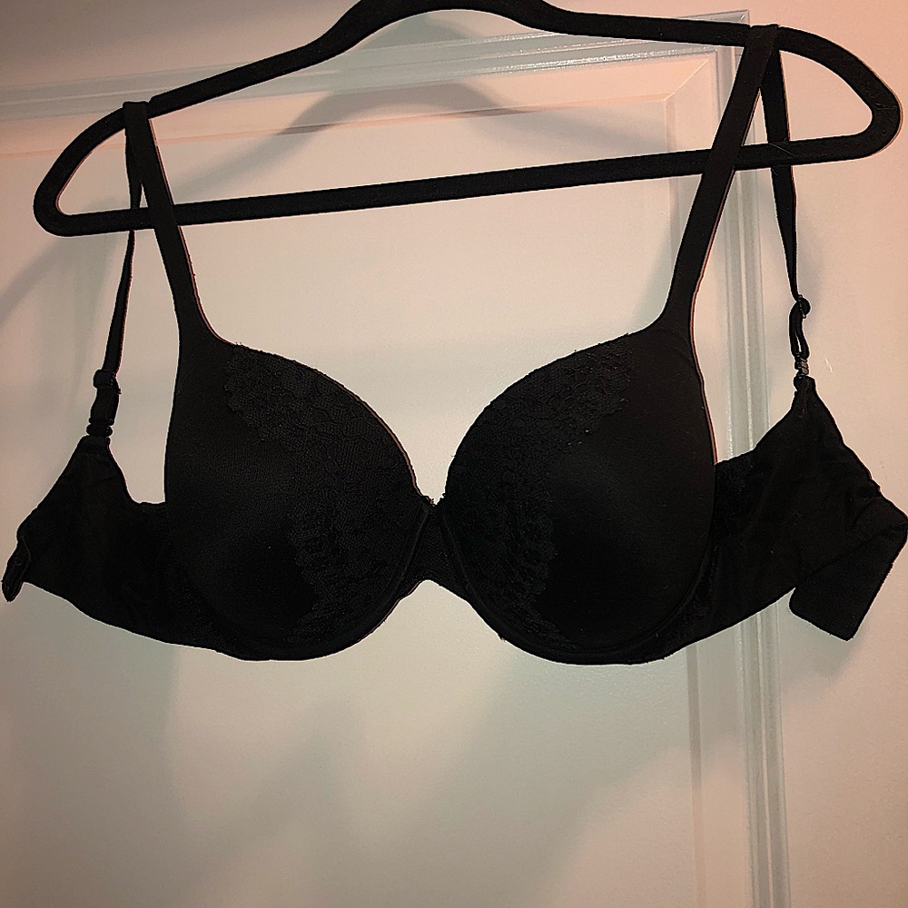 Victoria’s Secret Black Demi Push up SIZE 34-36D